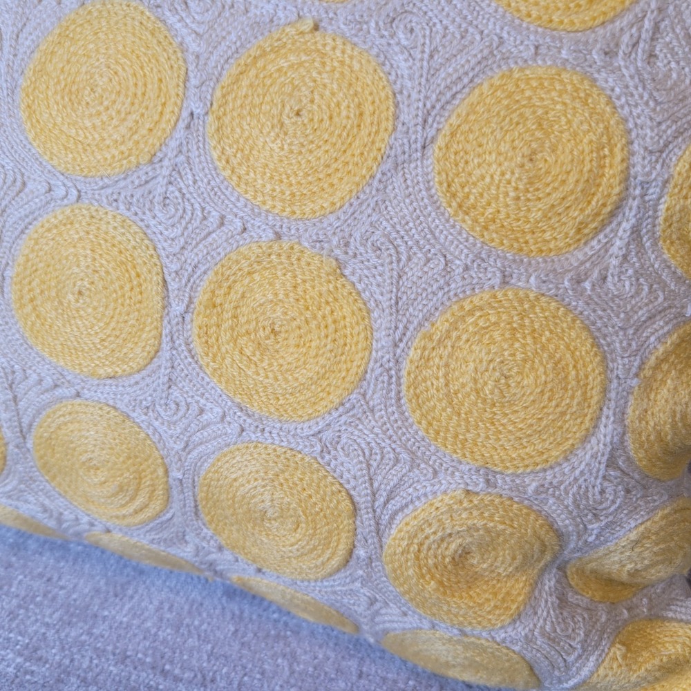 Pottery Barn 12x16 Throw Pillow Yellow Round Swirls 2008 Old Stock - Picture 2 of 10